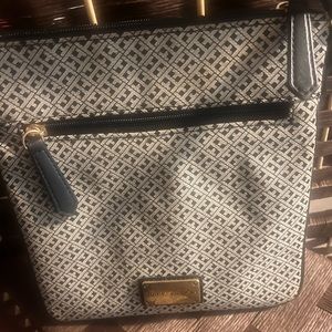 Tommy Hilfiger crossbody